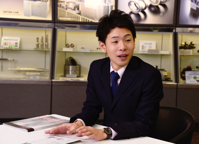 先輩社員紹介