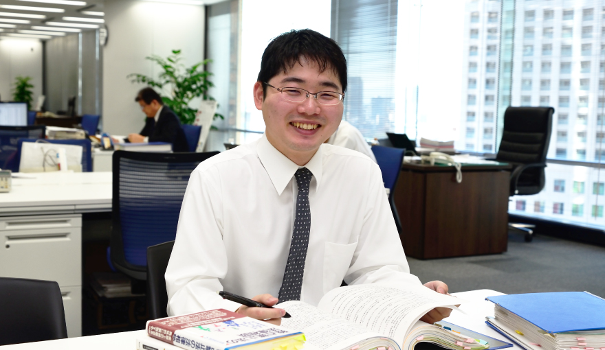 先輩社員紹介
