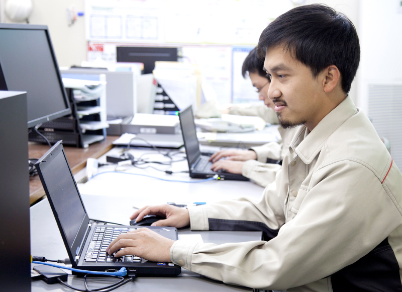 先輩社員紹介