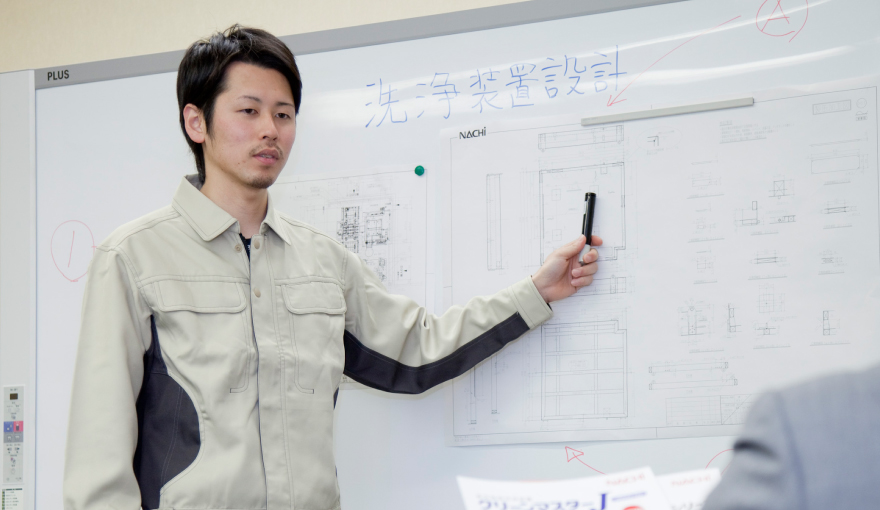 先輩社員紹介